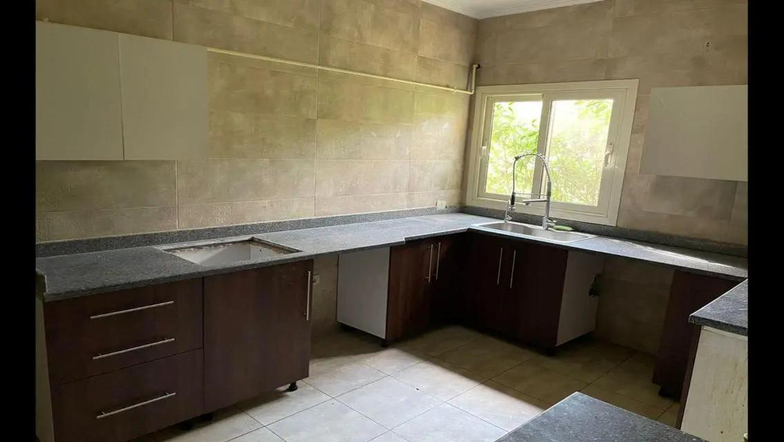 Villa for rent semi-furnished in Stone Park