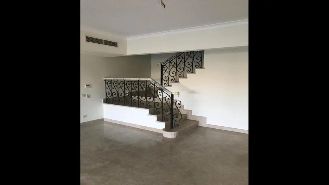 Villa for rent semi-furnished in Stone Park