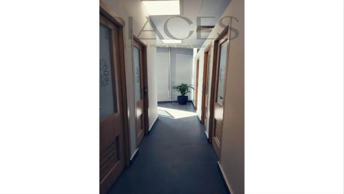 للايجار مقر اداري 230م Indoor + 40متر outdoor