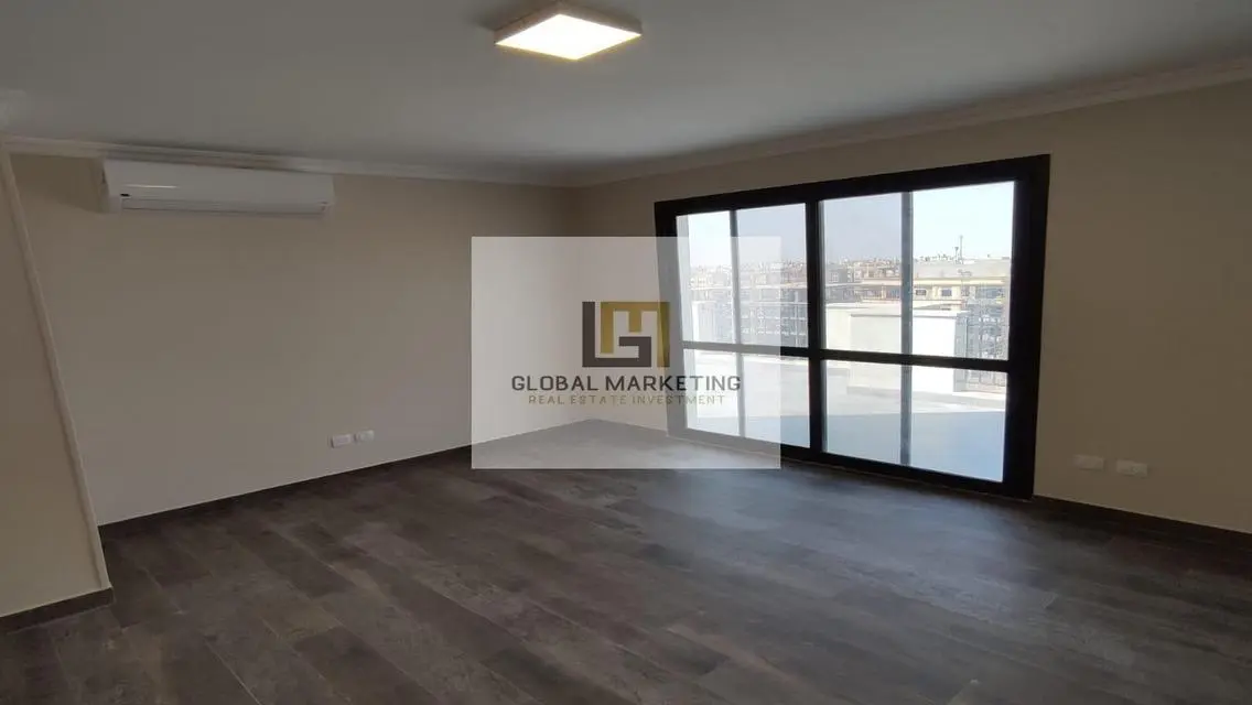 Super deluxe finishing triplex for rent in Eastown