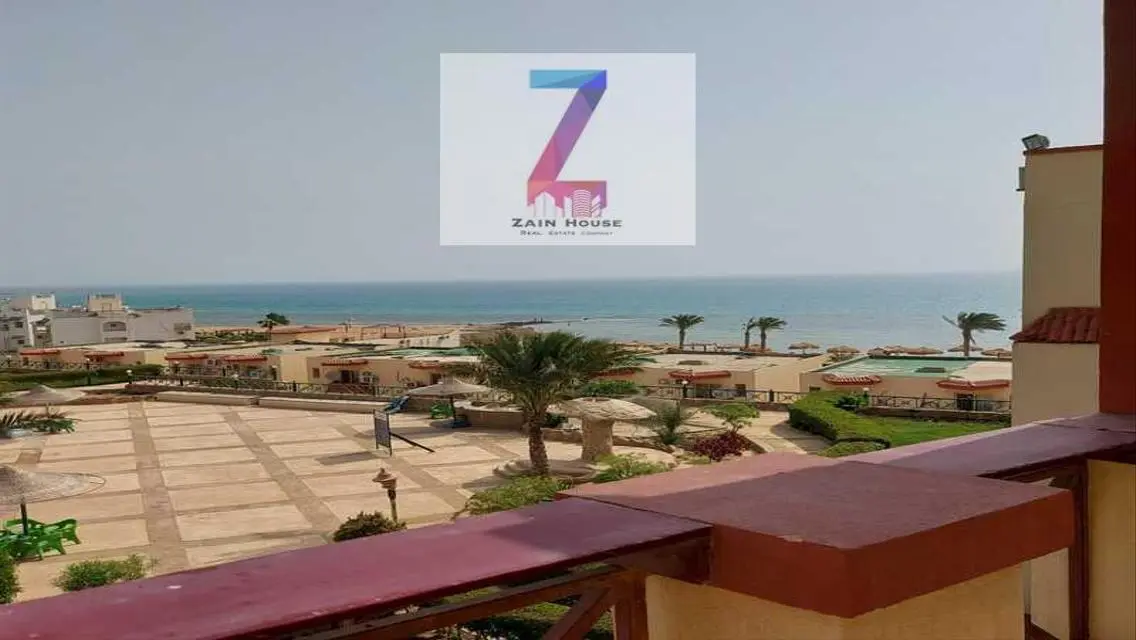 Furnished penthouse with sea view